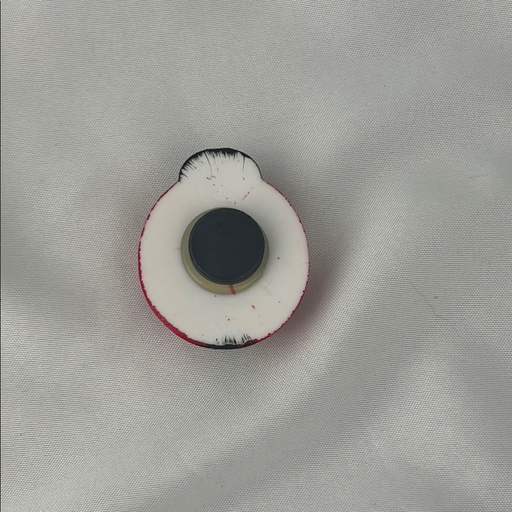 Ladybug Magnet - Picture 2 of 5